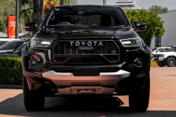 2025 New Toyota Hilux