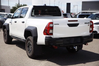 2025 New Toyota Hilux