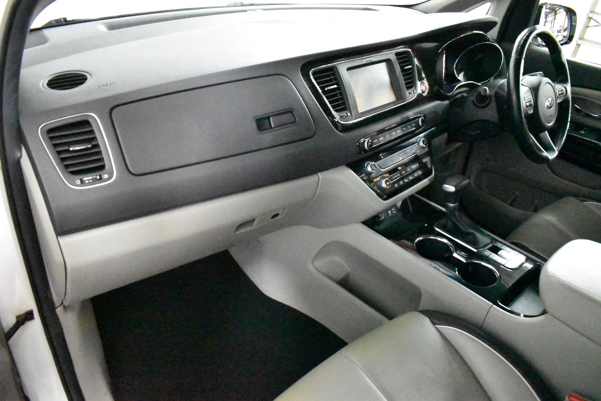 2020 Used Kia Carnival