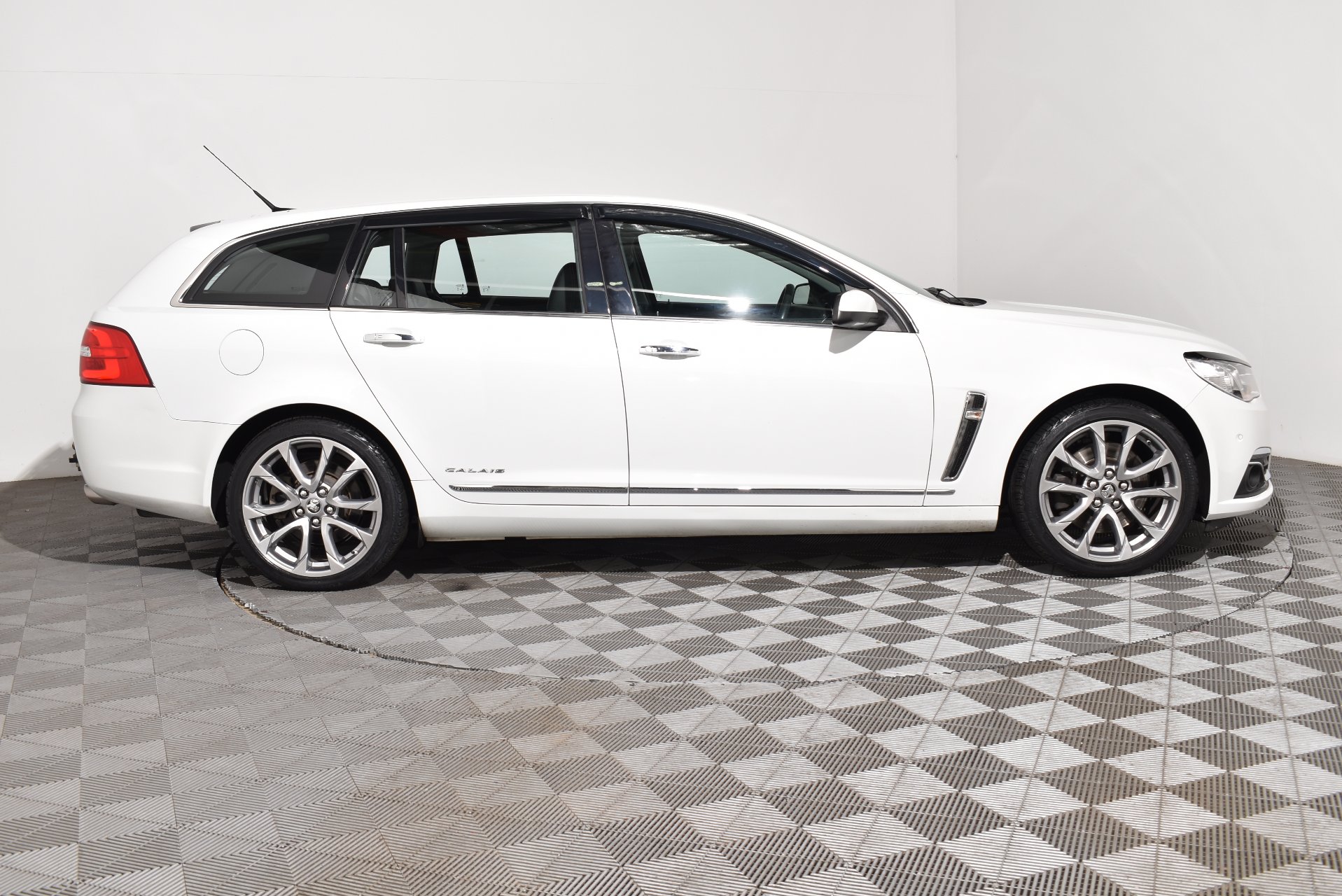 2017 Used Holden Calais