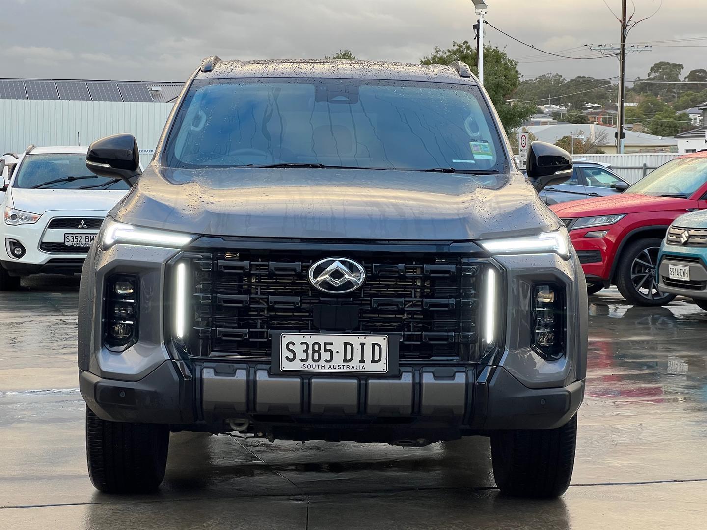 2025 Used LDV D90