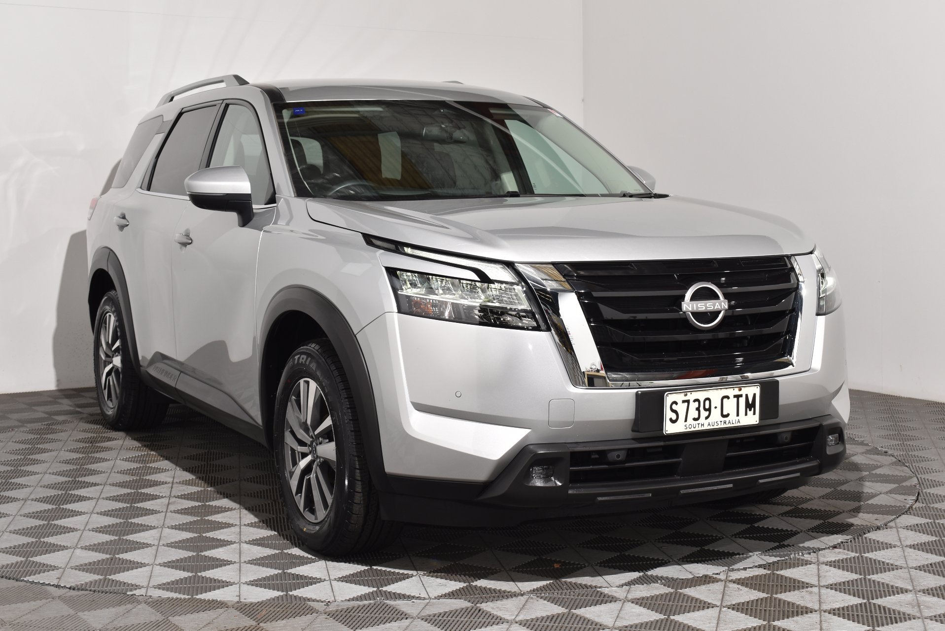 2022 Used Nissan Pathfinder