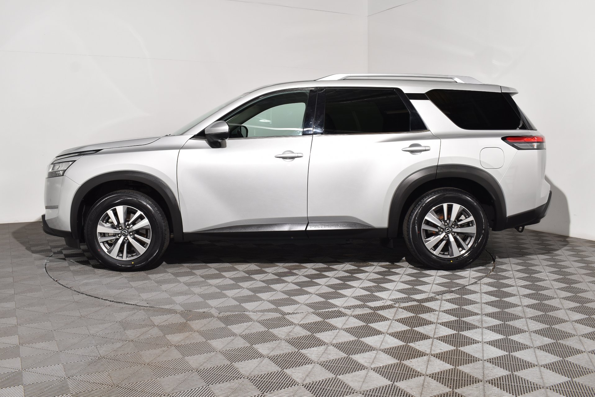 2022 Used Nissan Pathfinder