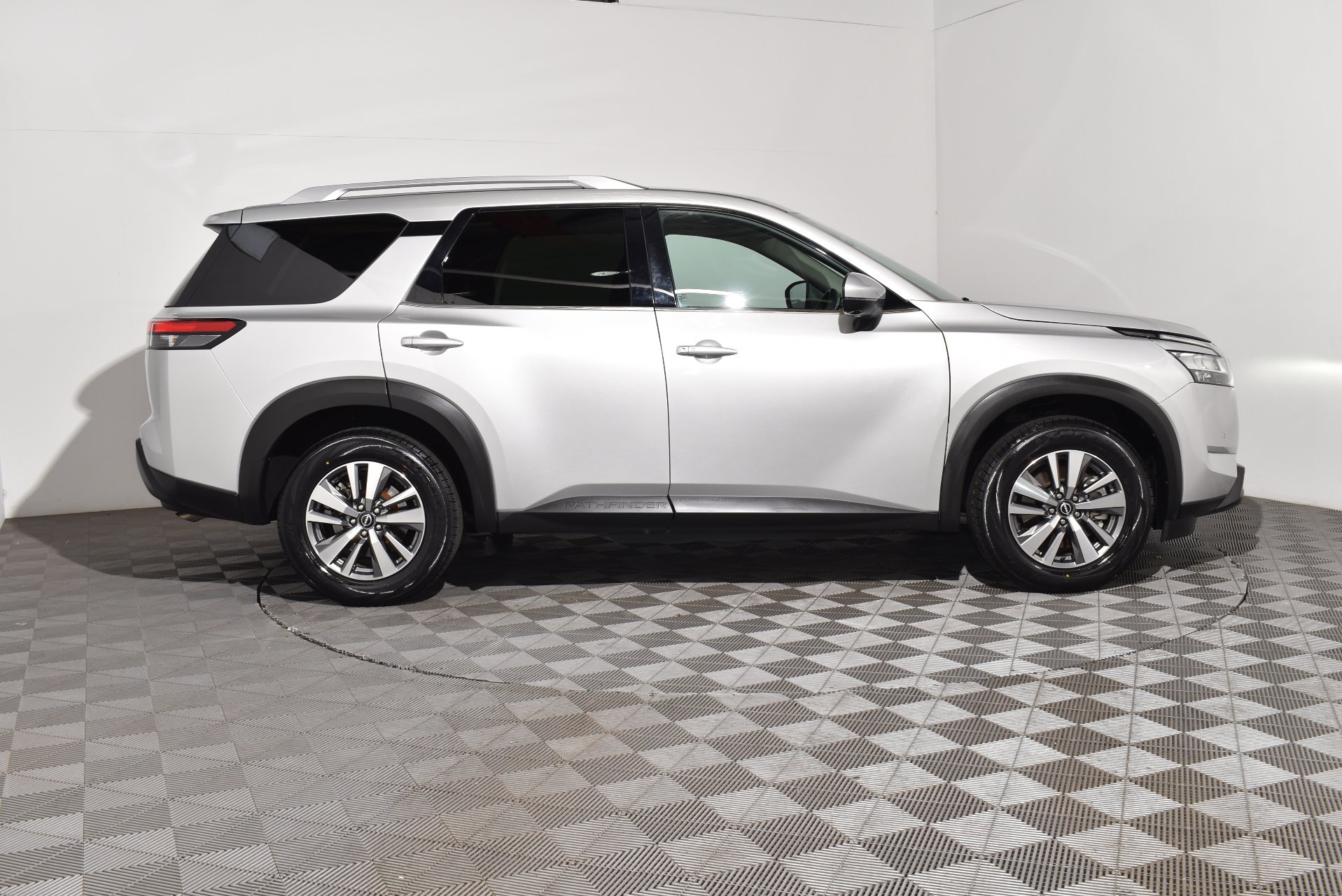 2022 Used Nissan Pathfinder