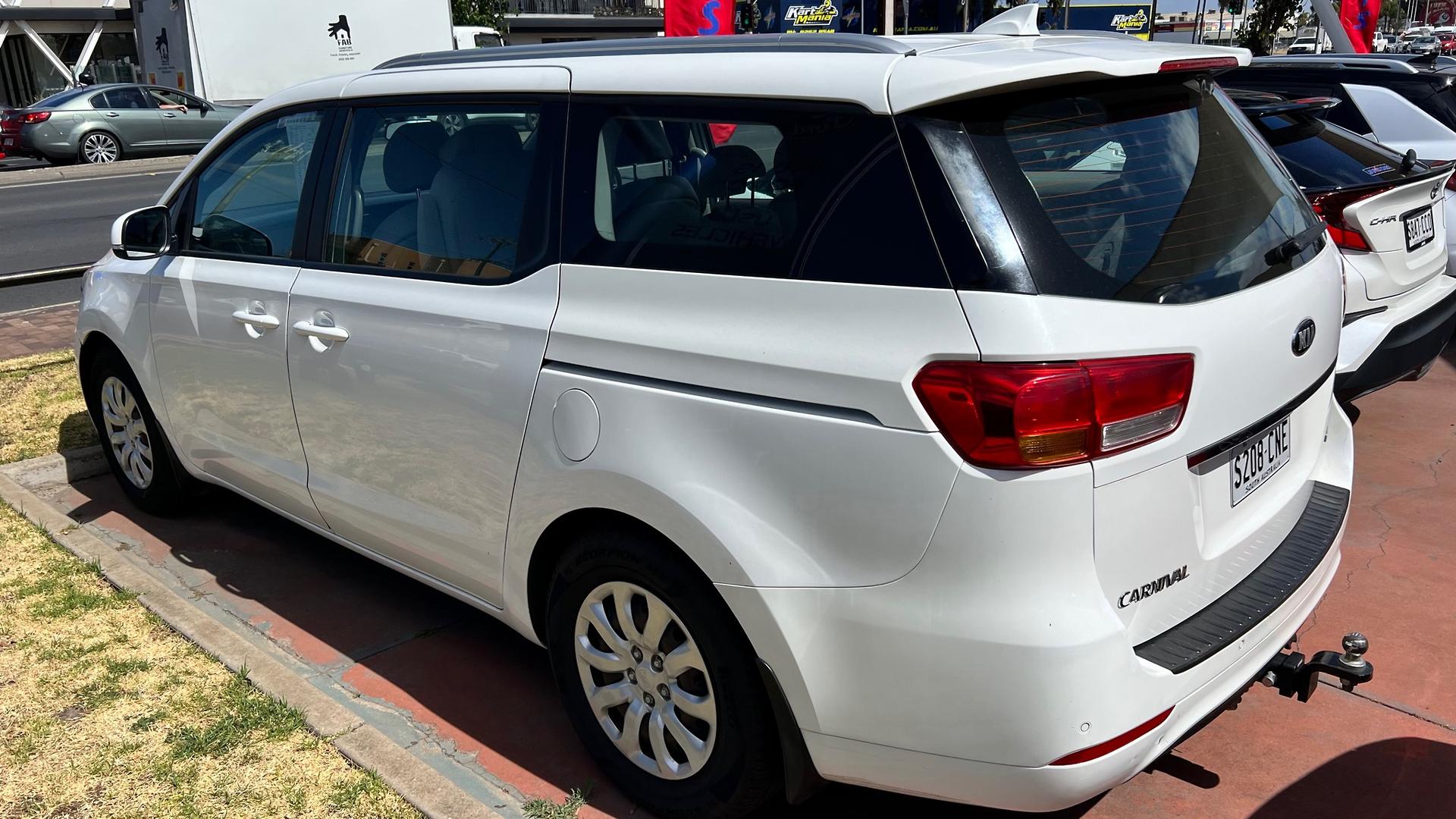 2017 Used Kia Carnival