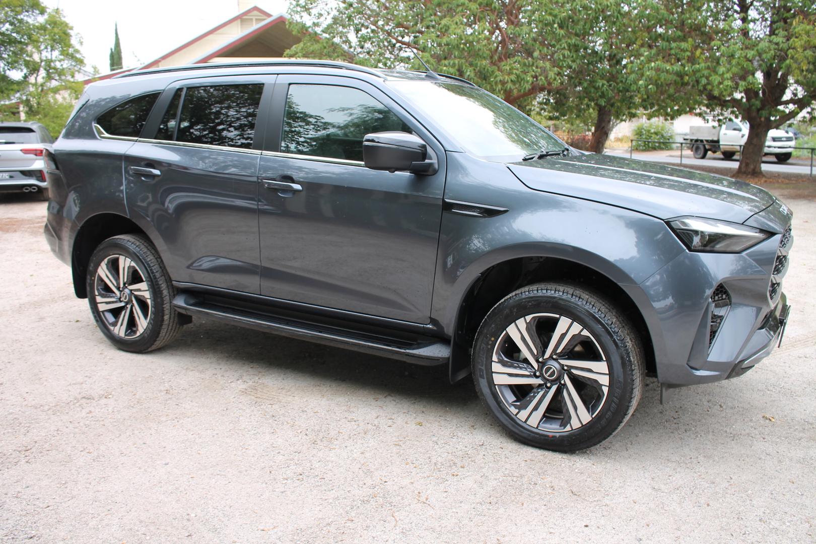 2025 Demo Isuzu MU-X