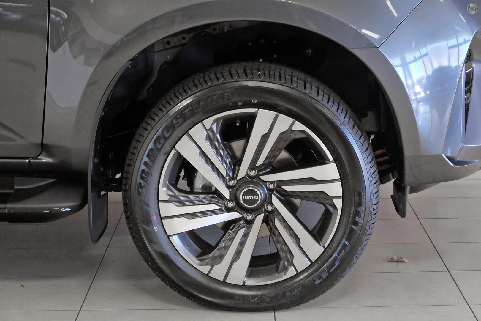 2025 New Isuzu MU-X