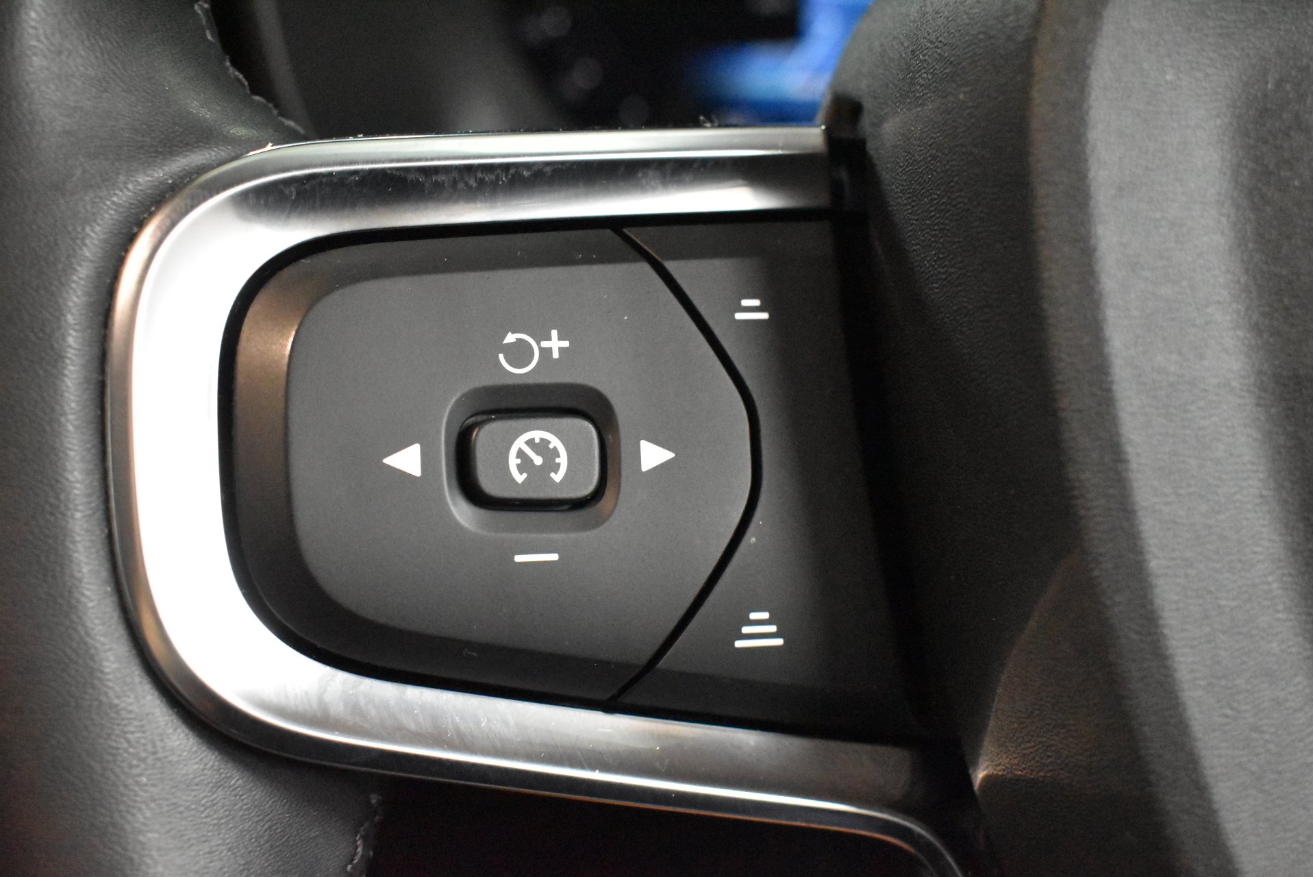 2023 Used Volvo XC40