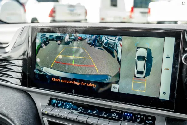 2025 New Toyota Camry AXVH80R SL Sedan
