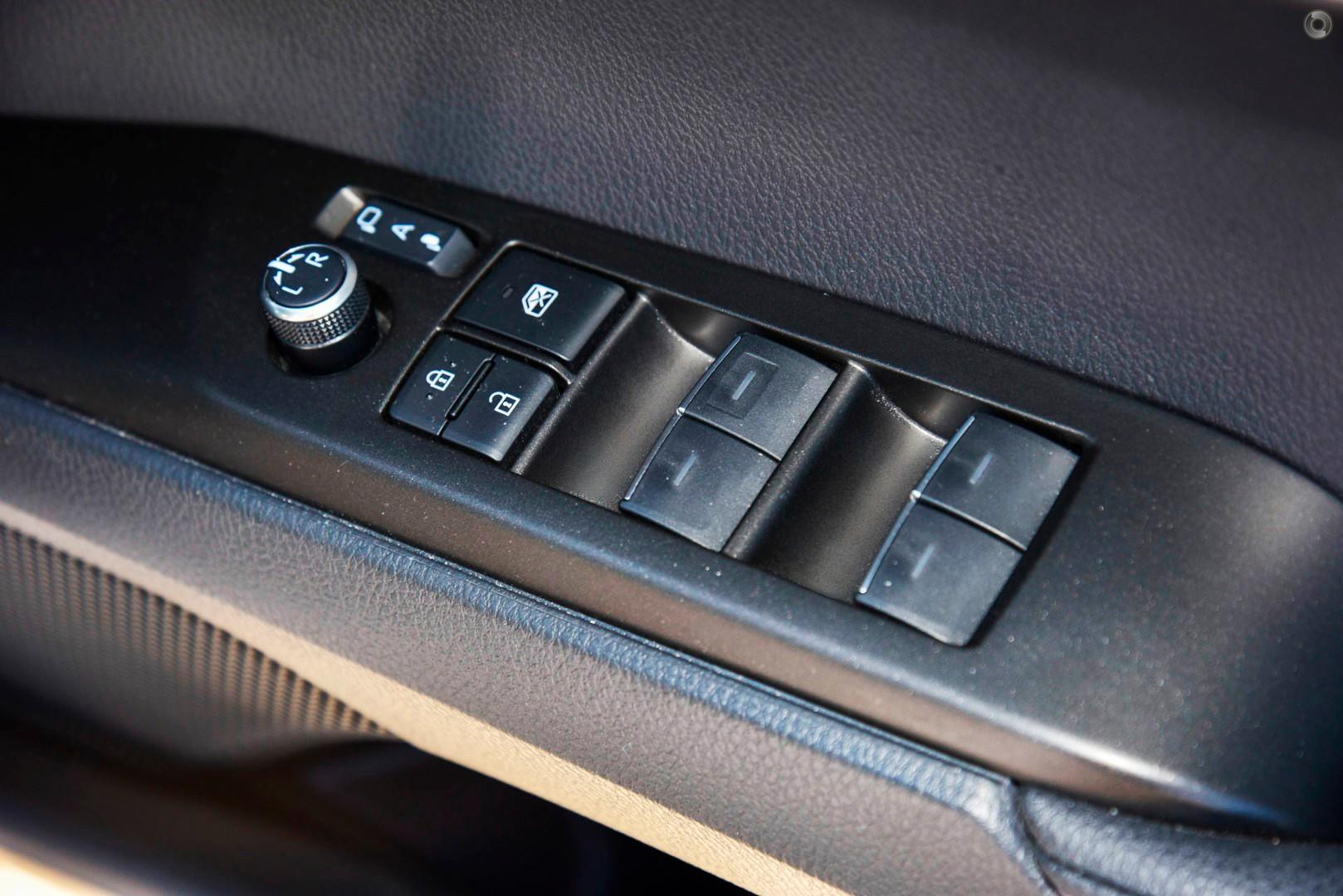 2026 New Toyota Camry AXVH80R Ascent Sedan