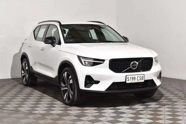 2022 Used Volvo XC40 Ultimate B5 Dark SUV