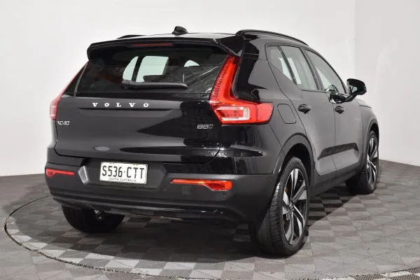 2022 Used Volvo XC40 Ultimate B5 Dark SUV