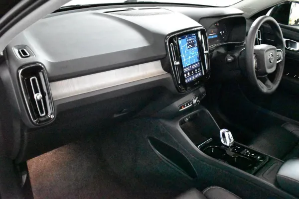 2022 Used Volvo XC40 Ultimate B5 Dark SUV