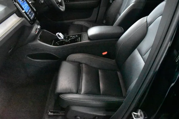 2022 Used Volvo XC40 Ultimate B5 Dark SUV
