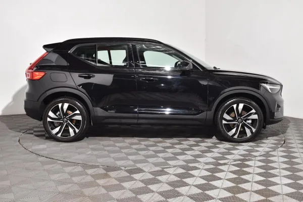 2022 Used Volvo XC40 Ultimate B5 Dark SUV