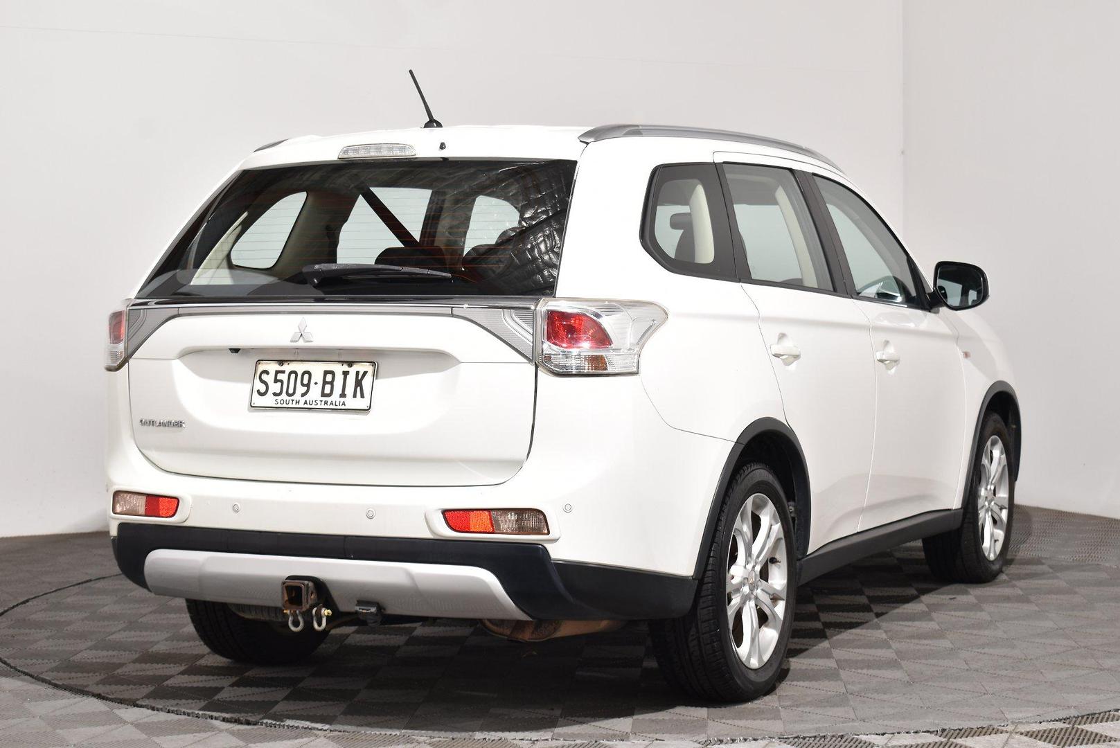2014 Used Mitsubishi Outlander ZJ ES SUV
