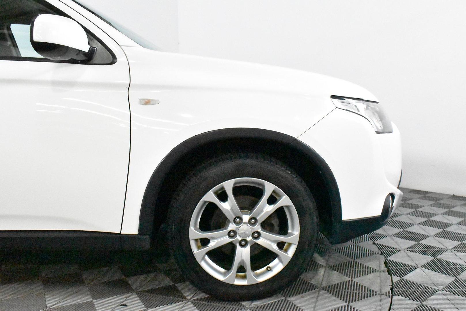 2014 Used Mitsubishi Outlander ZJ ES SUV