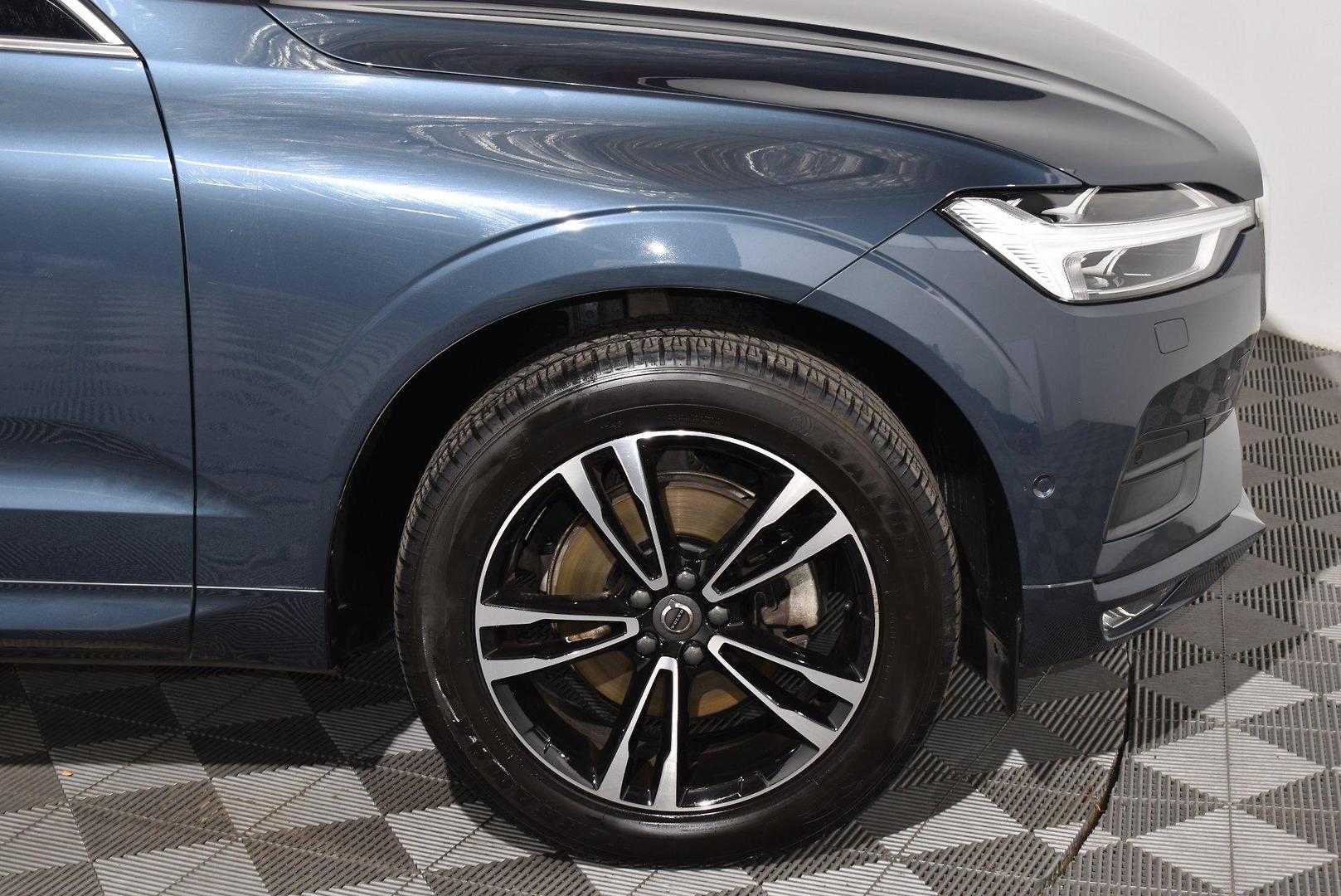 2020 Used Volvo XC60 T5 Momentum SUV