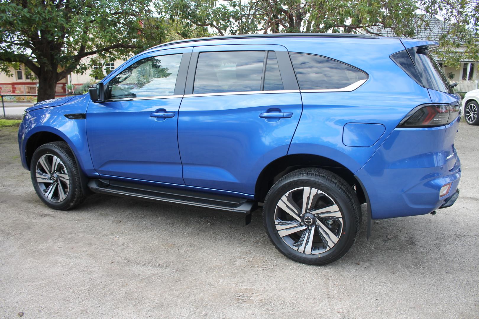 2025 Demo Isuzu MU-X LST SUV