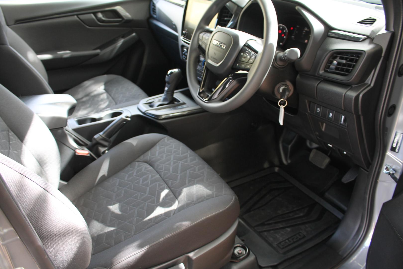 2025 Demo Isuzu D-MAX XRIDER Utility