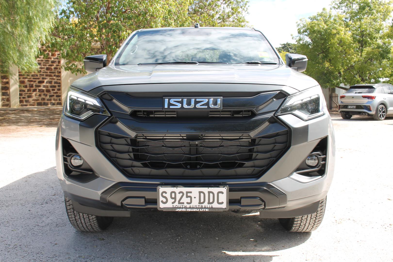 2025 Demo Isuzu D-MAX XRIDER Utility