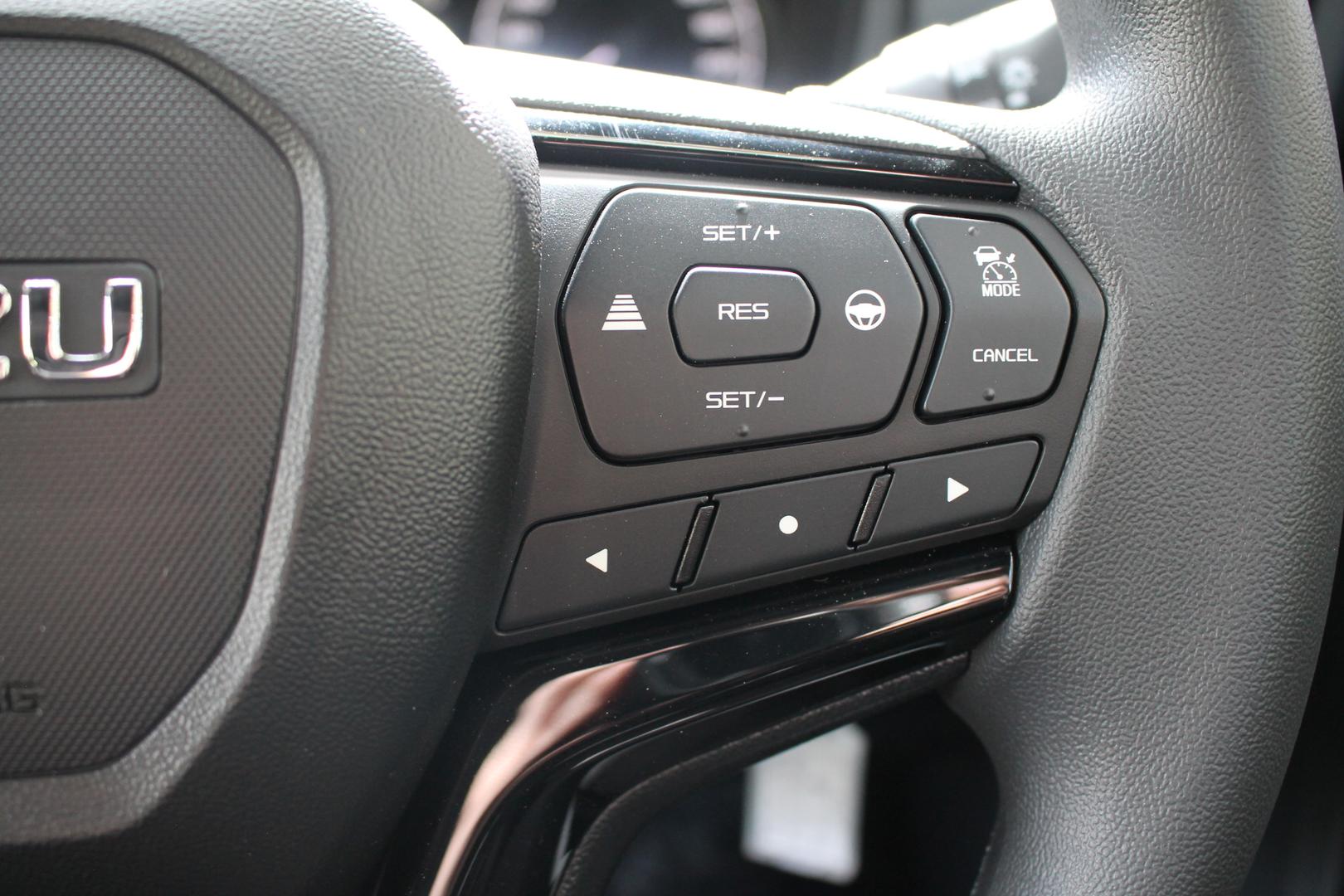 2025 Demo Isuzu D-MAX XRIDER Utility