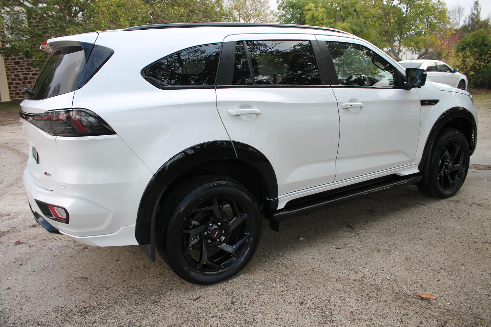 2025 Demo Isuzu MU-X XTERRAIN SUV