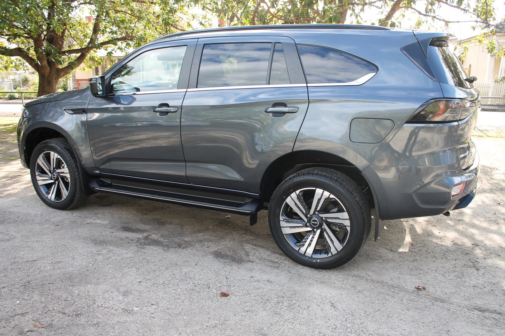 2025 Demo Isuzu MU-X LST SUV