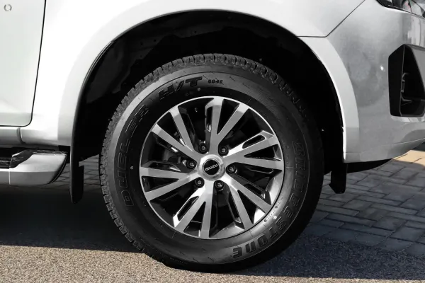 2025 New Isuzu D-MAX LSU Cab Chassis