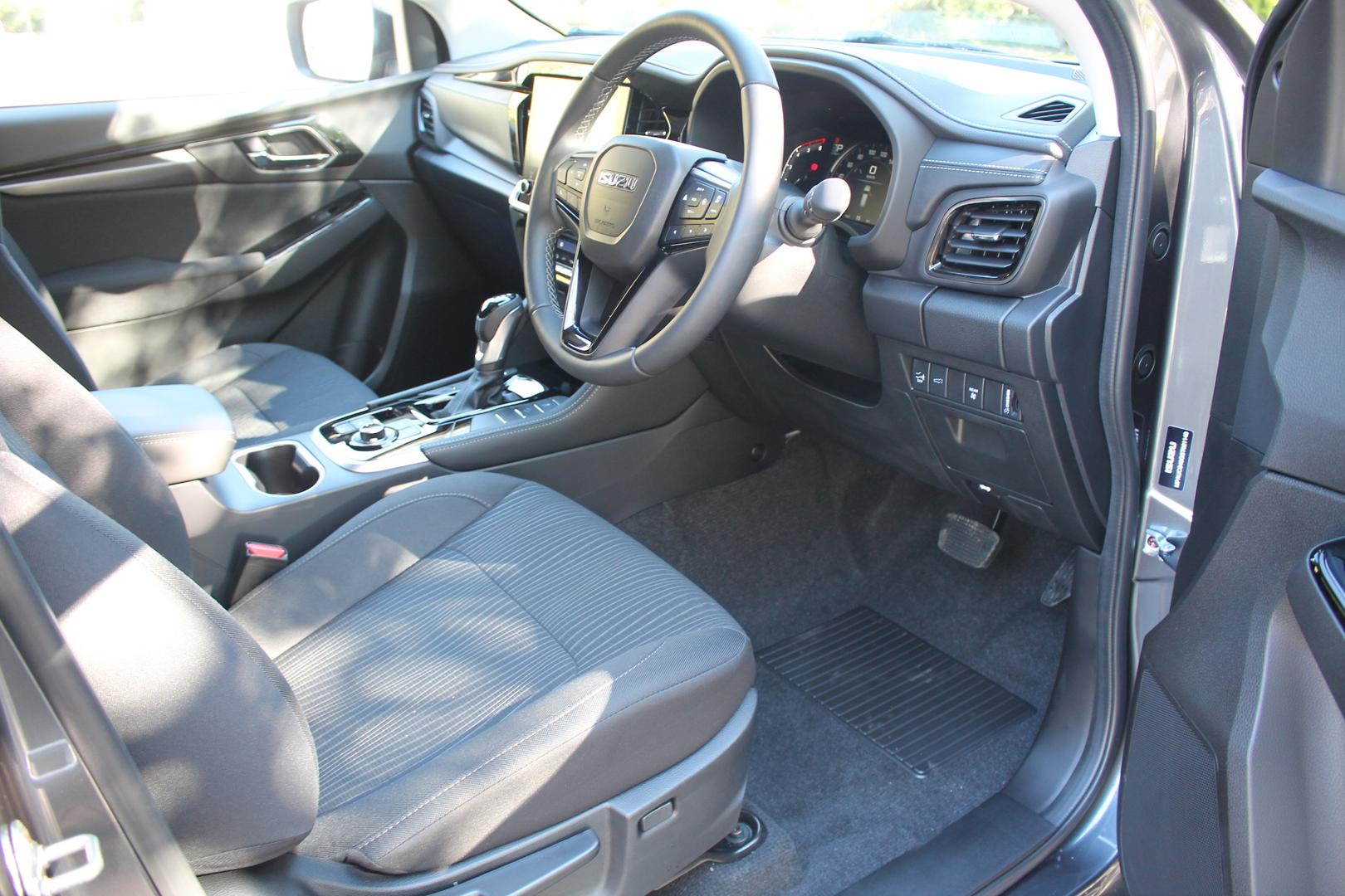 2025 Demo Isuzu MU-X LSU SUV