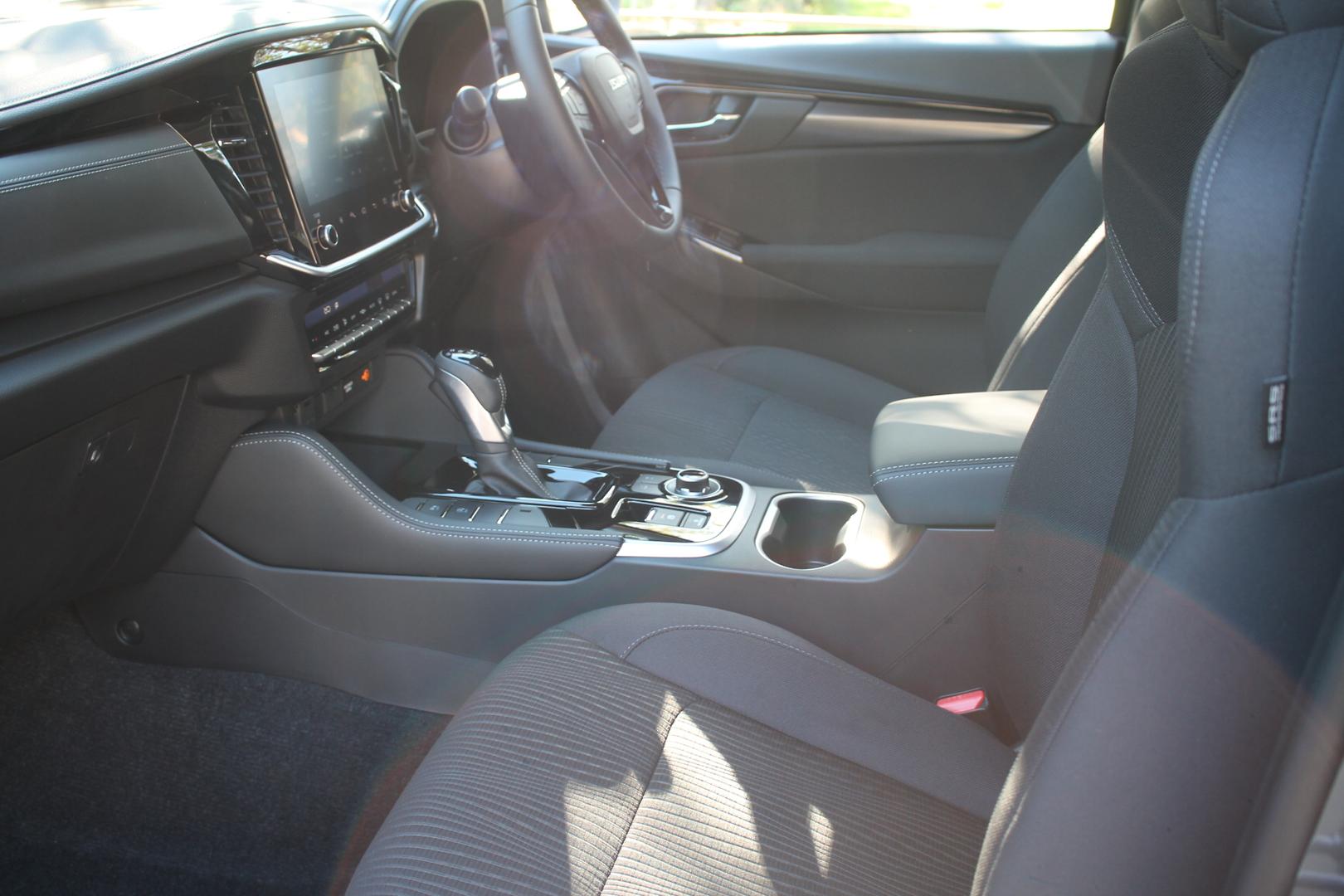 2025 Demo Isuzu MU-X LSU SUV