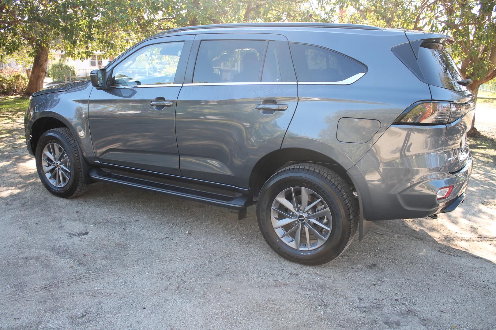 2025 Demo Isuzu MU-X LSU SUV