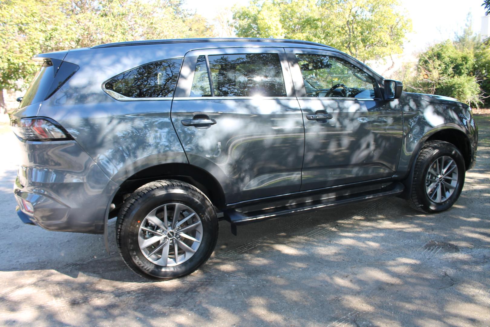 2025 Demo Isuzu MU-X LSU SUV