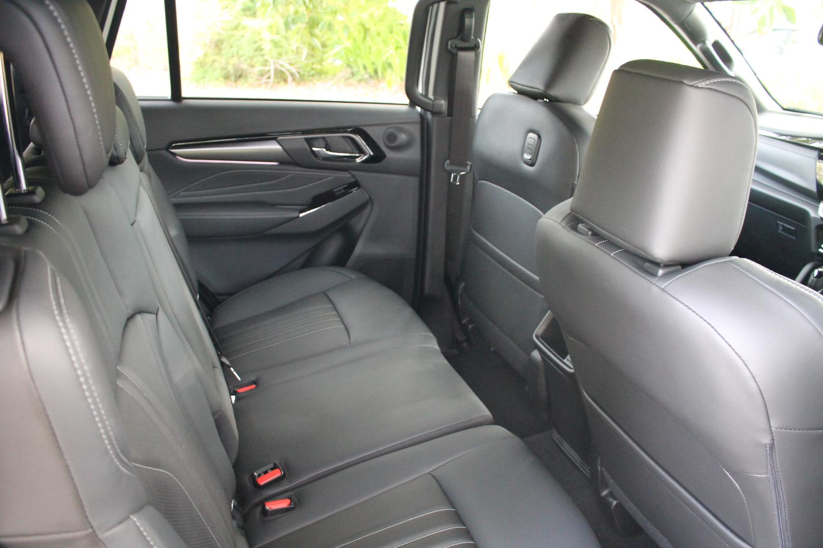 2025 Demo Isuzu MU-X LST SUV