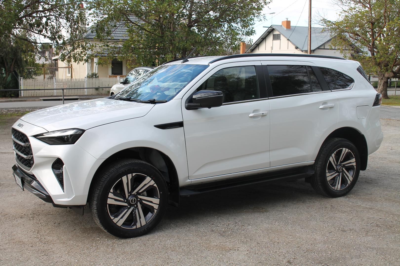 2025 Demo Isuzu MU-X LST SUV