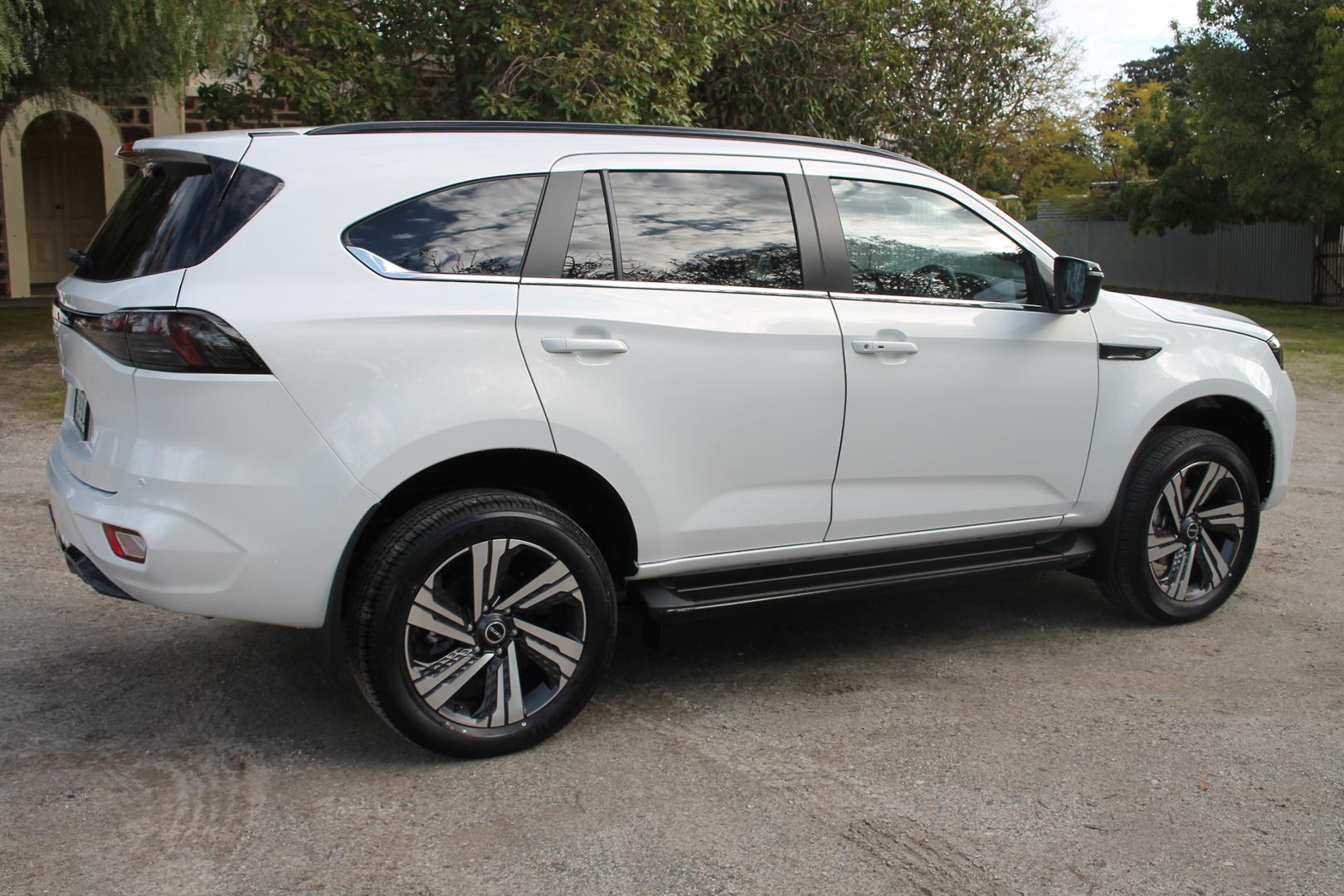 2025 Demo Isuzu MU-X LST SUV