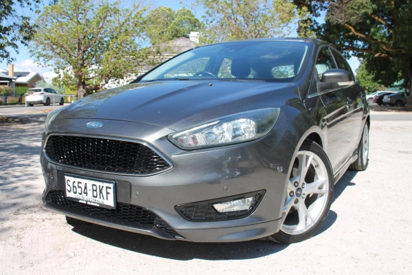 2016 Used Ford Focus LZ Titanium Hatchback