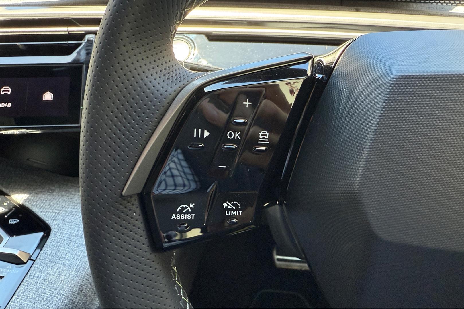 2025 Demo Peugeot 5008 P74 GT Premium Hybrid SUV