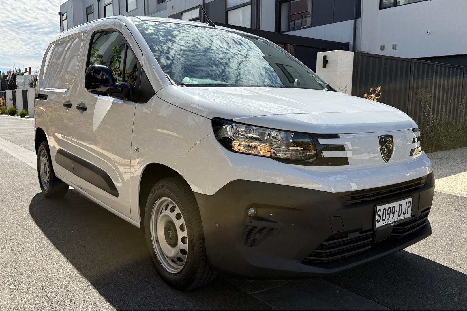 2025 Demo Peugeot Partner K9 Pro Van