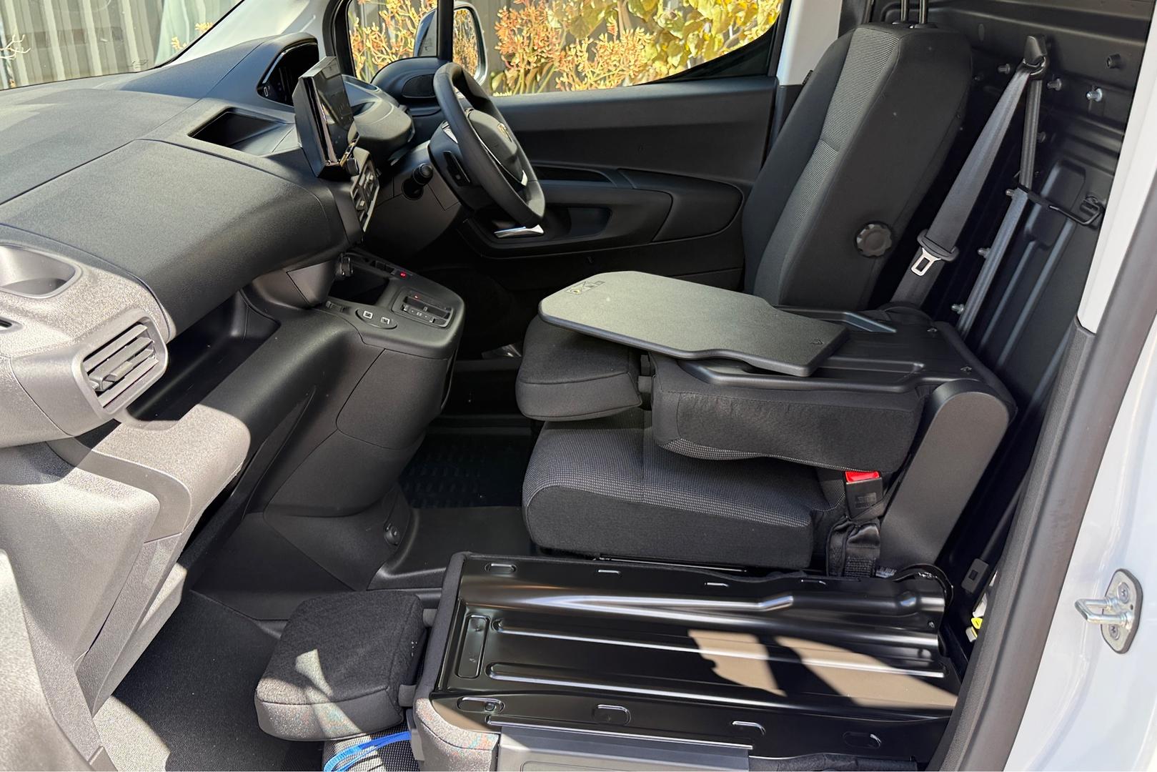 2025 Demo Peugeot Partner K9 Pro Van