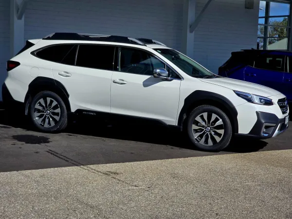2025 Demo Subaru Outback 6GEN AWD Touring SUV