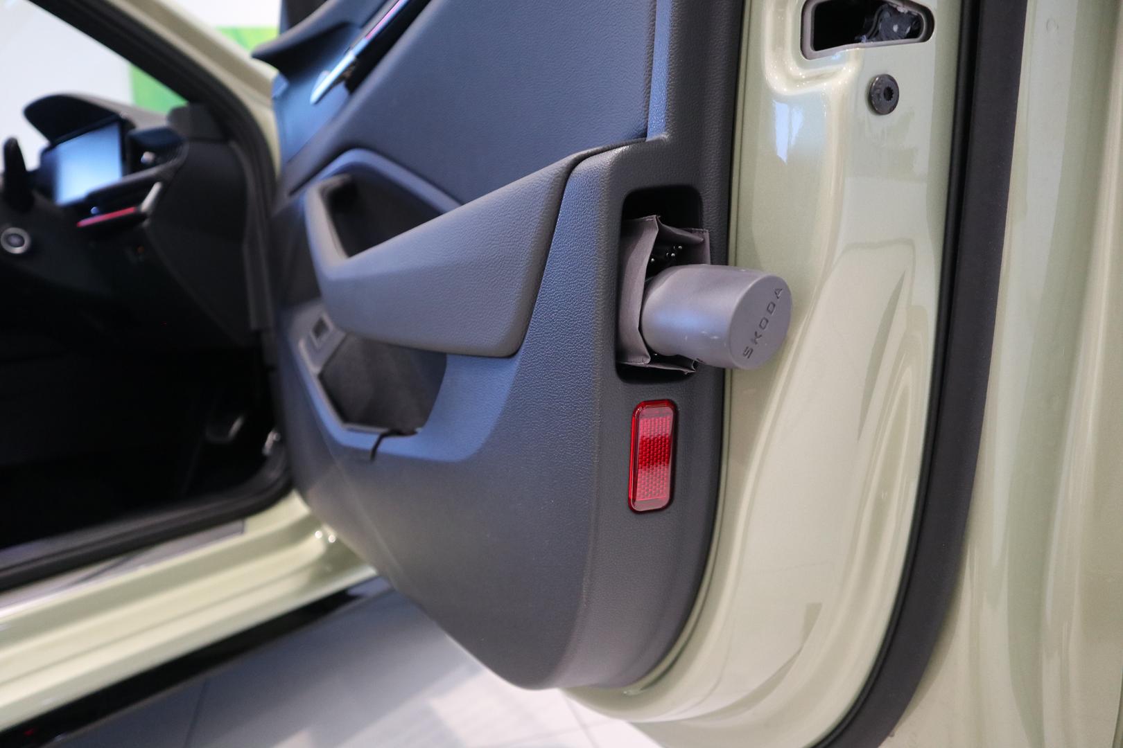 2025 Demo SKODA Superb NZ 195TSI Sportline Liftback