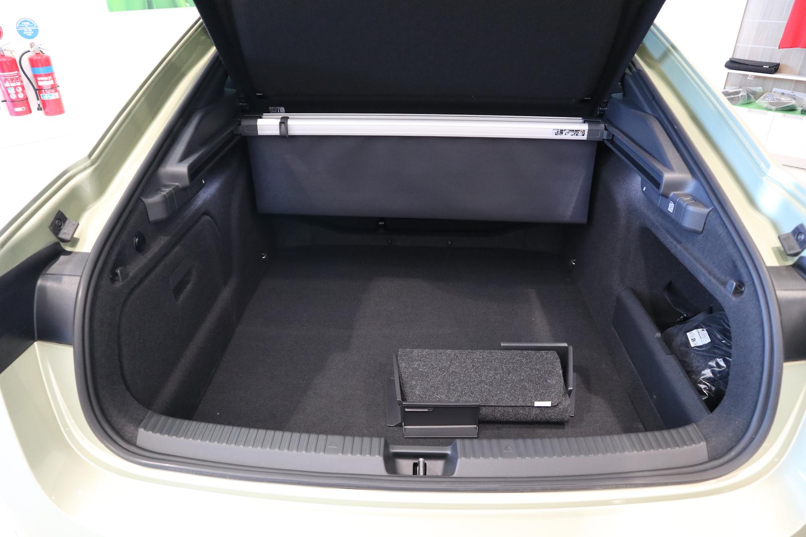 2025 Demo SKODA Superb NZ 195TSI Sportline Liftback