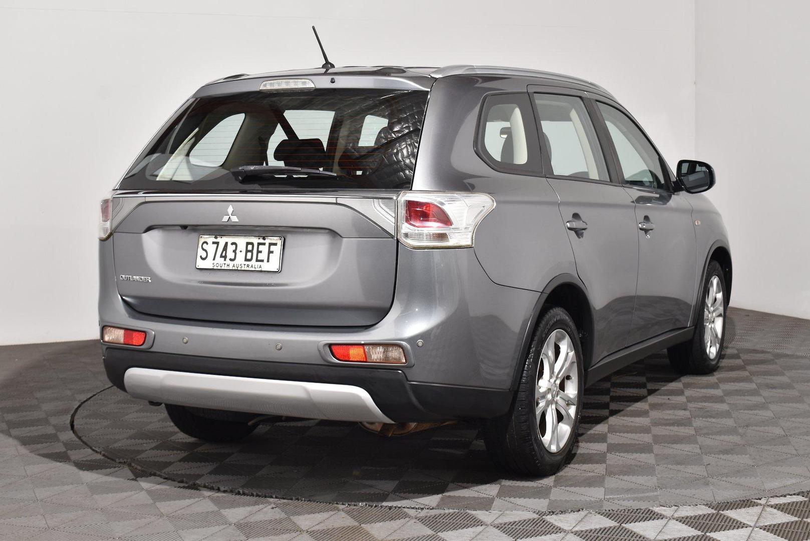 2014 Used Mitsubishi Outlander ZJ ES SUV