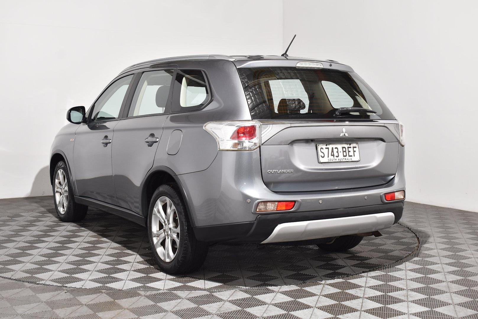 2014 Used Mitsubishi Outlander ZJ ES SUV