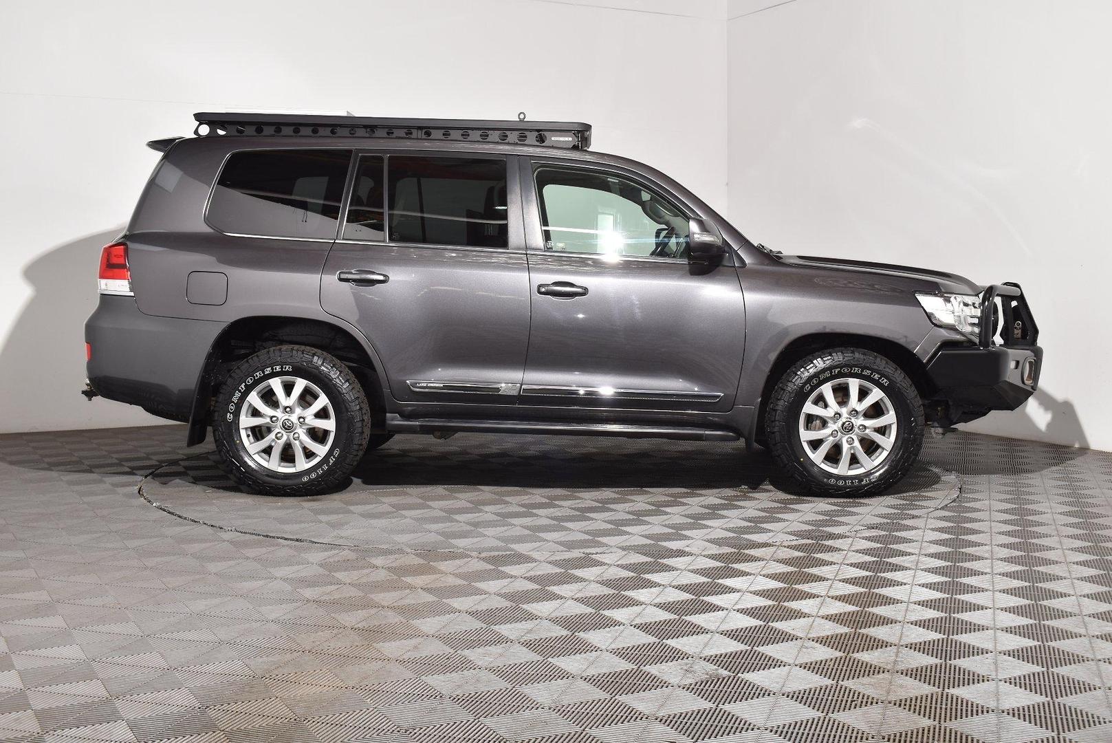2020 Used Toyota Landcruiser VDJ200R Sahara SUV