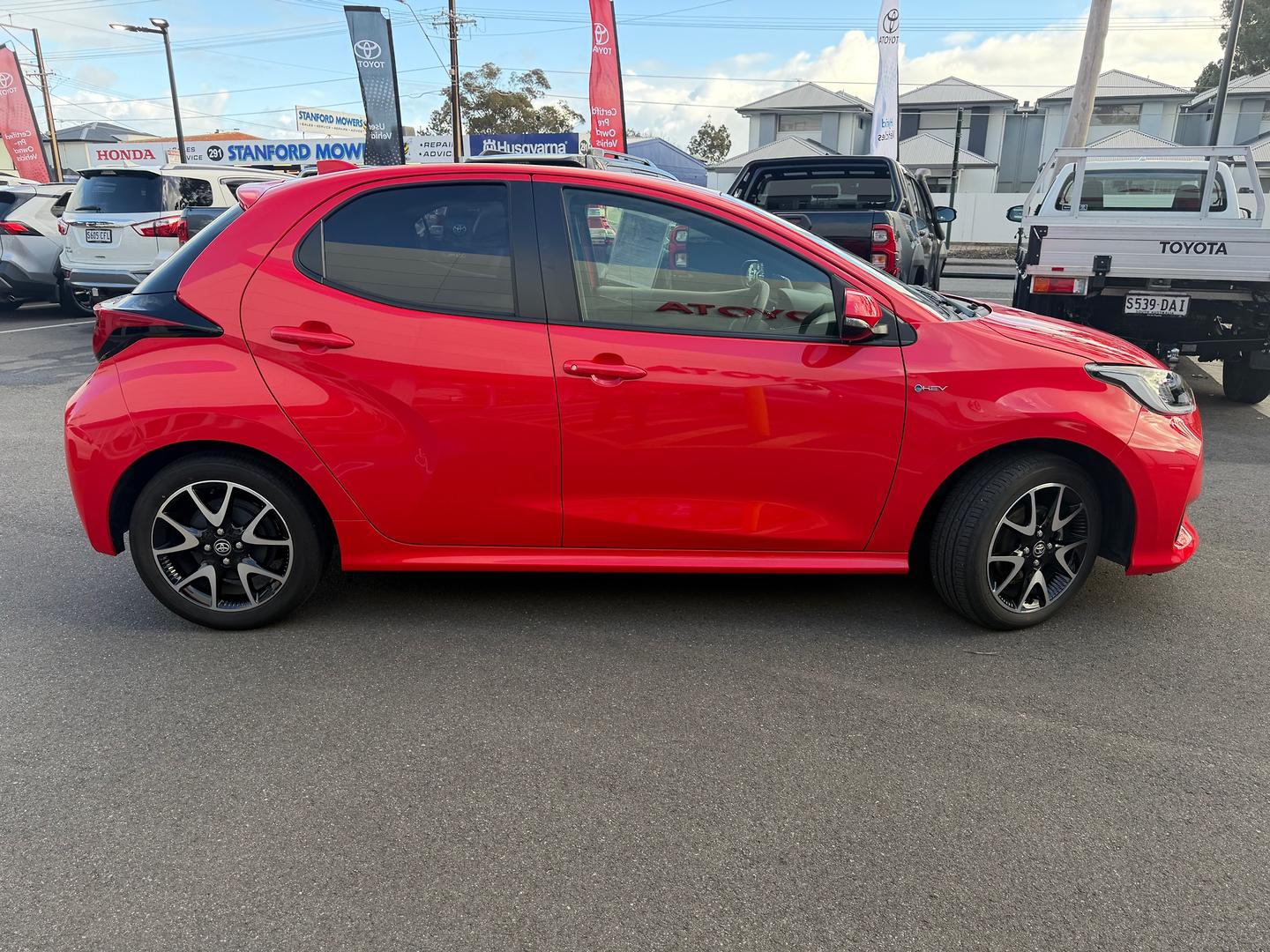 2025 Used Toyota Yaris MXPH10R SX Hybrid Hatchback
