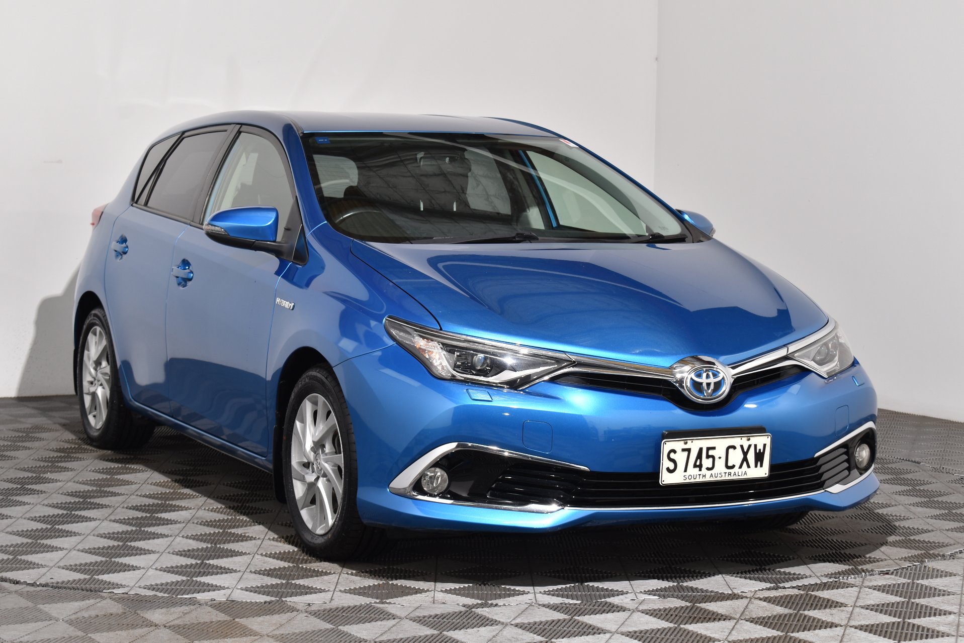 2016 Used Toyota Corolla ZWE186R Hybrid Hatchback